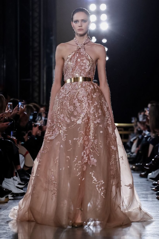 مجموعة ايلي صعب للهوت كوتور لربيع وصيف 2019