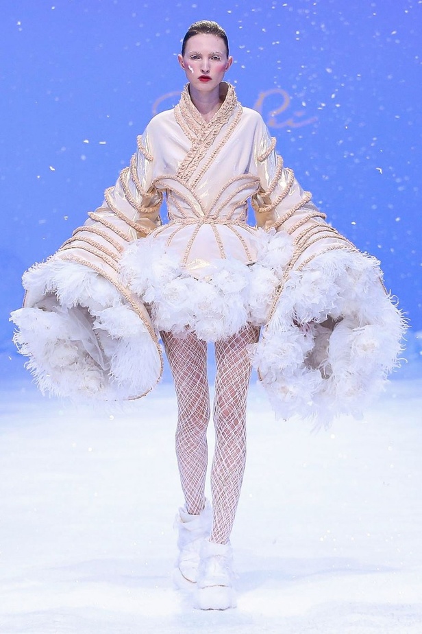 مجموعة Guo Pei للهوت كوتو لربيع وصيف 2020