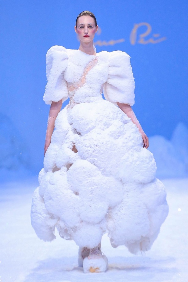 مجموعة Guo Pei للهوت كوتو لربيع وصيف 2020