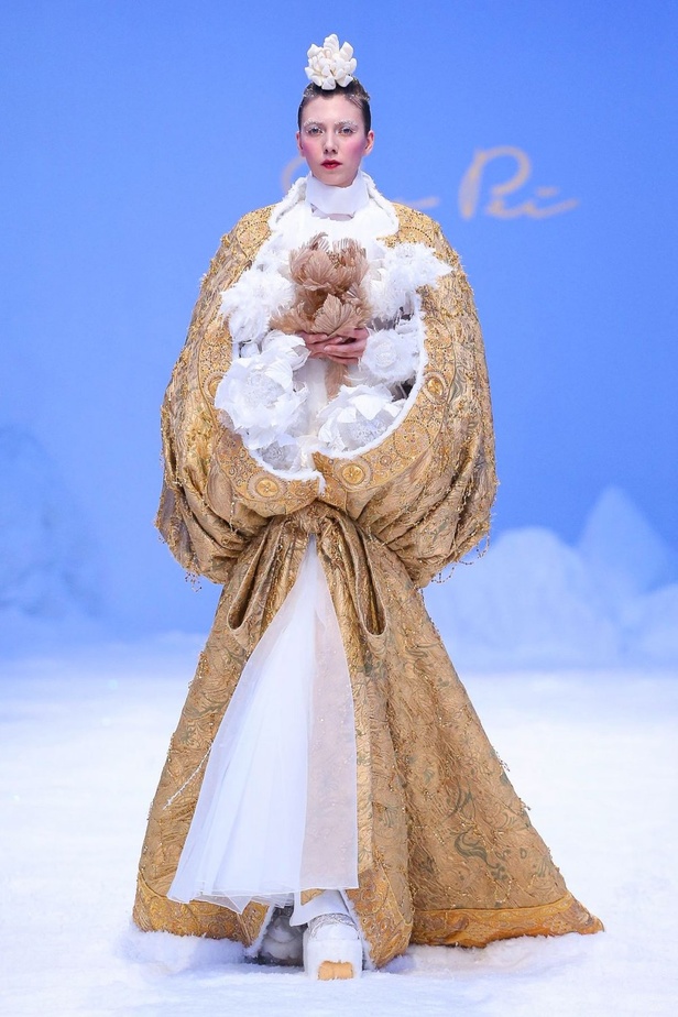 مجموعة Guo Pei للهوت كوتو لربيع وصيف 2020