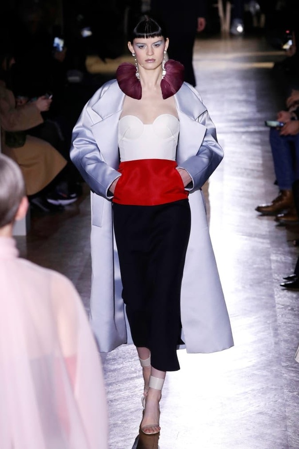 عرض مجموعة  دار Maison Valentino للأزياء الراقية ربيع وصيف 2020