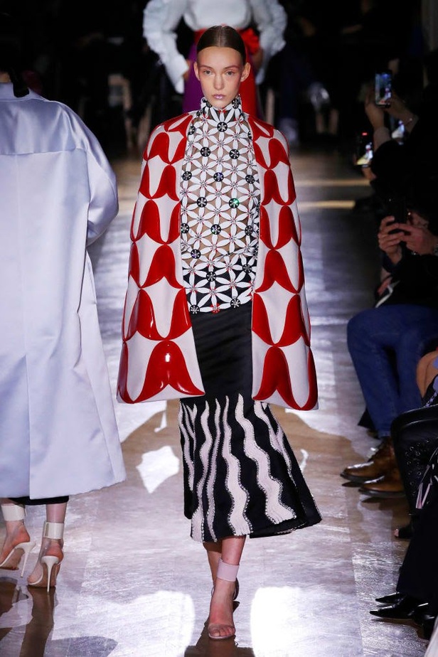 عرض مجموعة  دار Maison Valentino للأزياء الراقية ربيع وصيف 2020