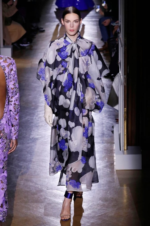 عرض مجموعة  دار Maison Valentino للأزياء الراقية ربيع وصيف 2020