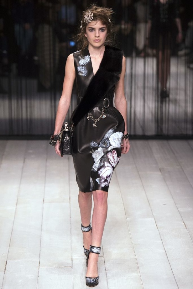 مجموعة الكسندر ماكوين لخريف وشتاء 2016