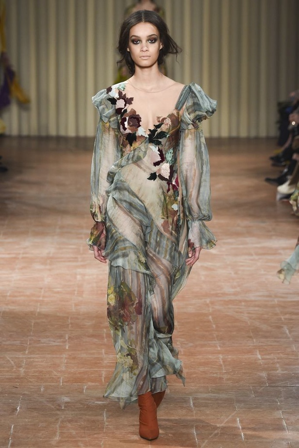  مجموعة Alberta Ferretti لخريف وشتاء 2017 !