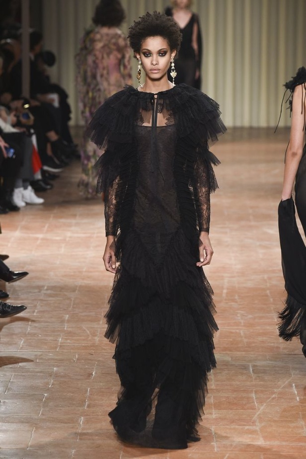  مجموعة Alberta Ferretti لخريف وشتاء 2017 !