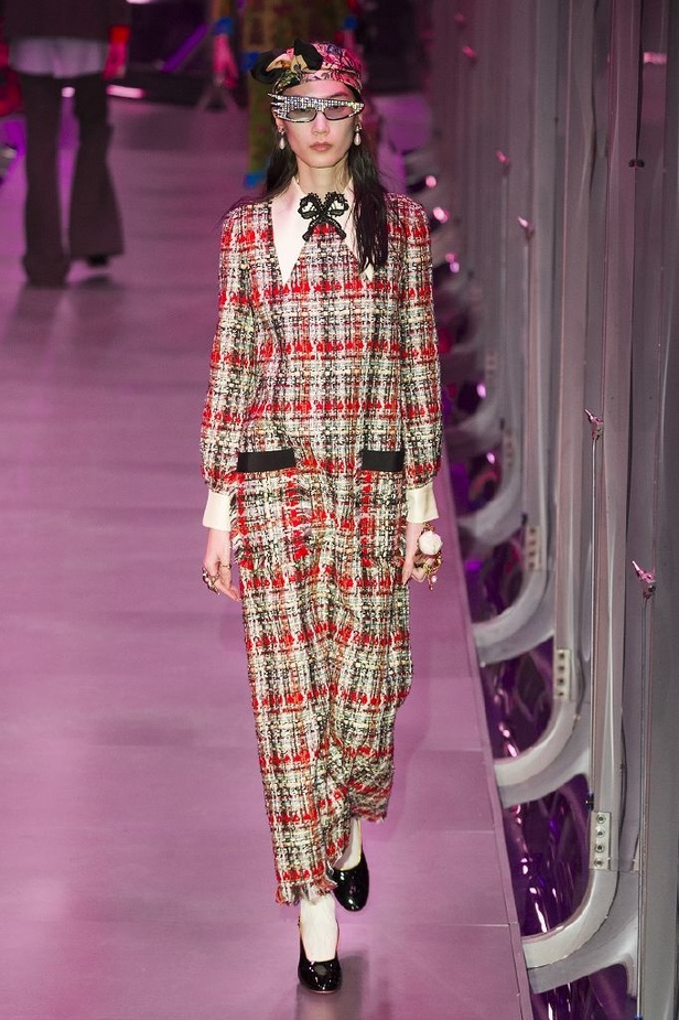 الازياء المشجرة بالوان مبهجة احدث موضة من دار غوتشي في شتاء 2018