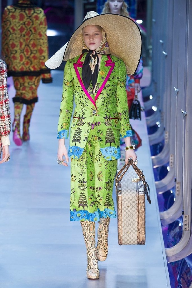 الازياء المشجرة بالوان مبهجة احدث موضة من دار غوتشي في شتاء 2018