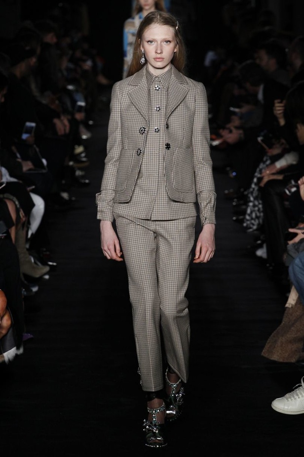 مجموعة دار N.21  لموسم خريف وشتاء 2017-2018