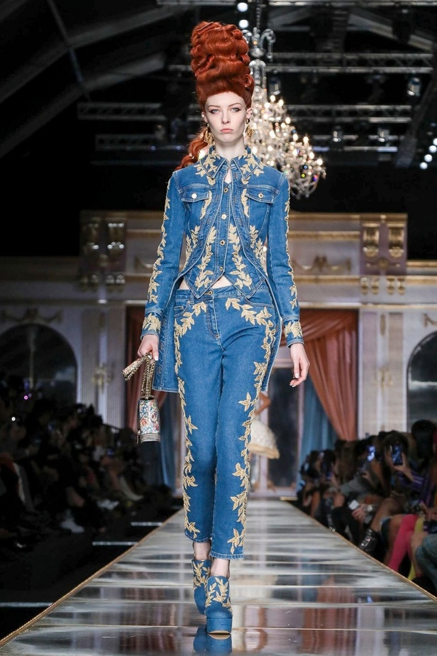 مجموعة موسكينو MOSCHINO لخريف وشتاء 2020-2021 من ميلانو