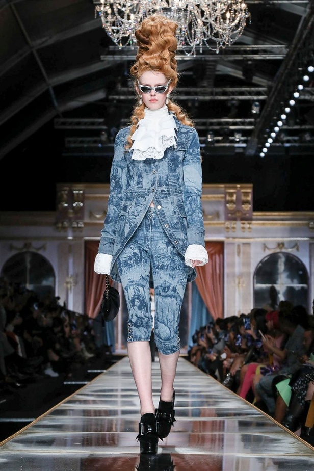 مجموعة موسكينو MOSCHINO لخريف وشتاء 2020-2021 من ميلانو