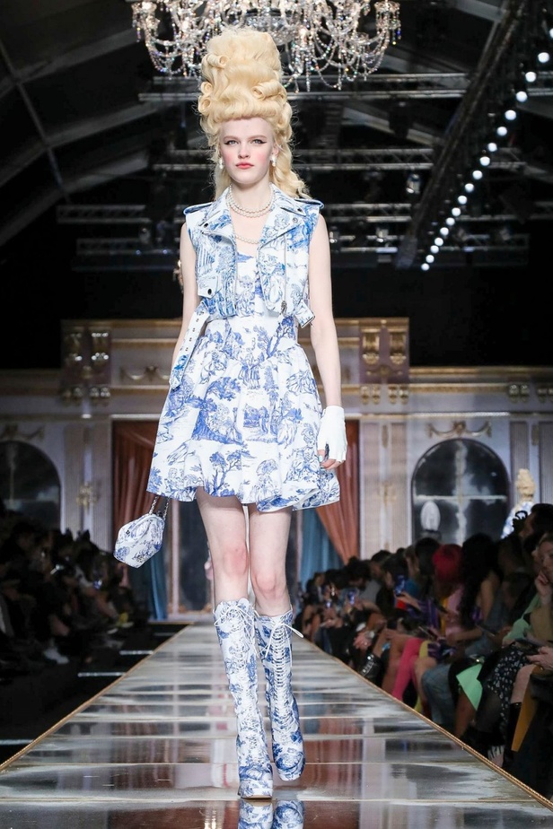 مجموعة موسكينو MOSCHINO لخريف وشتاء 2020-2021 من ميلانو