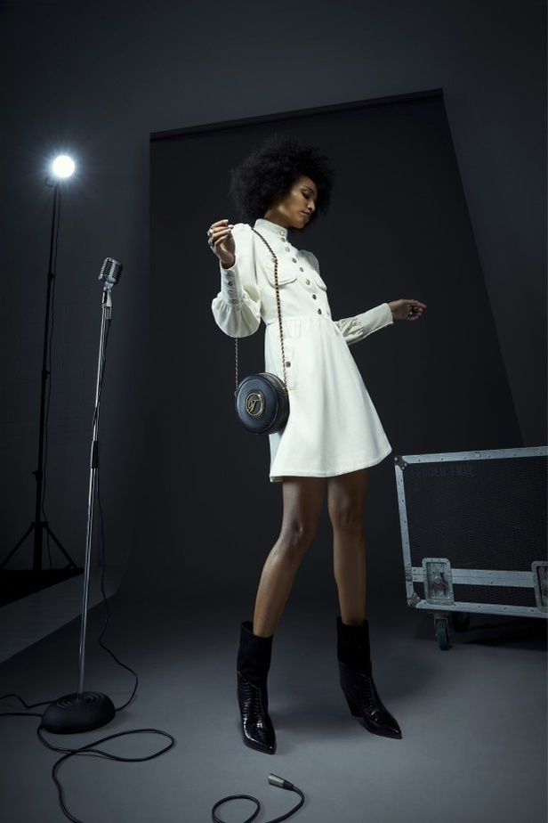 عرض أزياء Temperley London لخريف وشتاء 2022-2021