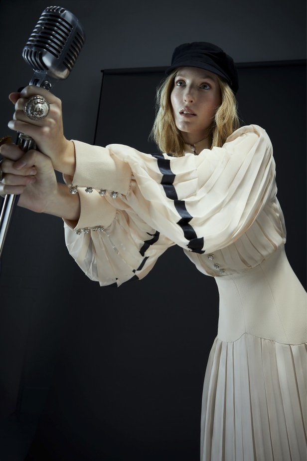 عرض أزياء Temperley London لخريف وشتاء 2022-2021