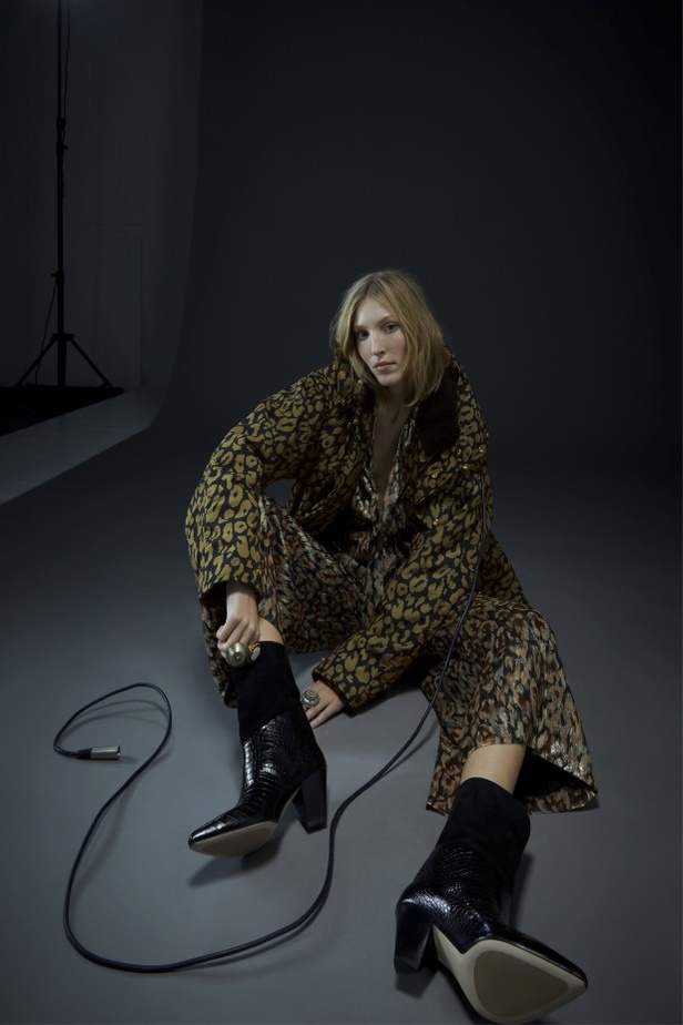 عرض أزياء Temperley London لخريف وشتاء 2022-2021