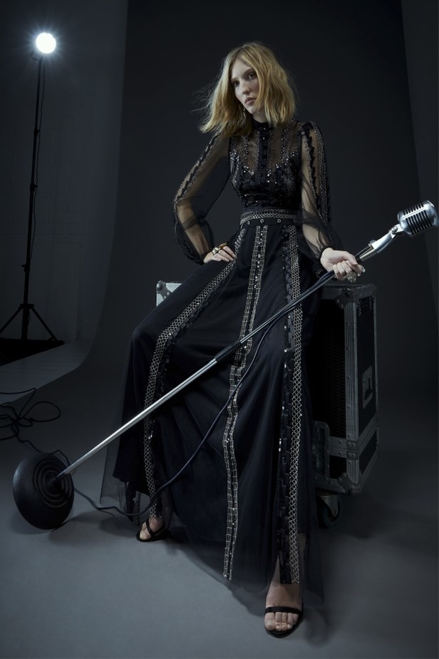 عرض أزياء Temperley London لخريف وشتاء 2022-2021