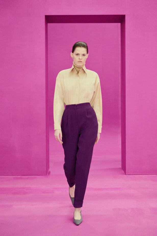 عرض أزياء مجموعة Emilia Wickstead لموسم خريف وشتاء 2021 ضمن أسبوع الموضة في لندن