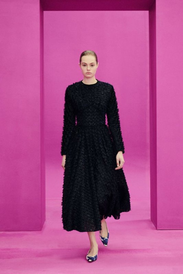 عرض أزياء مجموعة Emilia Wickstead لموسم خريف وشتاء 2021 ضمن أسبوع الموضة في لندن