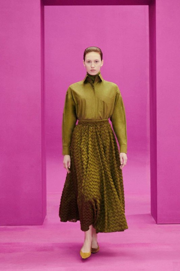 عرض أزياء مجموعة Emilia Wickstead لموسم خريف وشتاء 2021 ضمن أسبوع الموضة في لندن