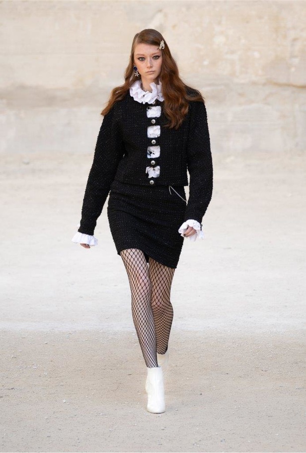 صور مجموعة عرض أزياء "شانيل كروز" Cruise CHANEL 2022 -2021  