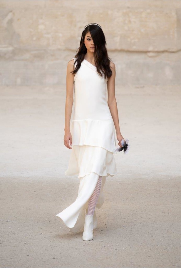 صور مجموعة عرض أزياء "شانيل كروز" Cruise CHANEL 2022 -2021  