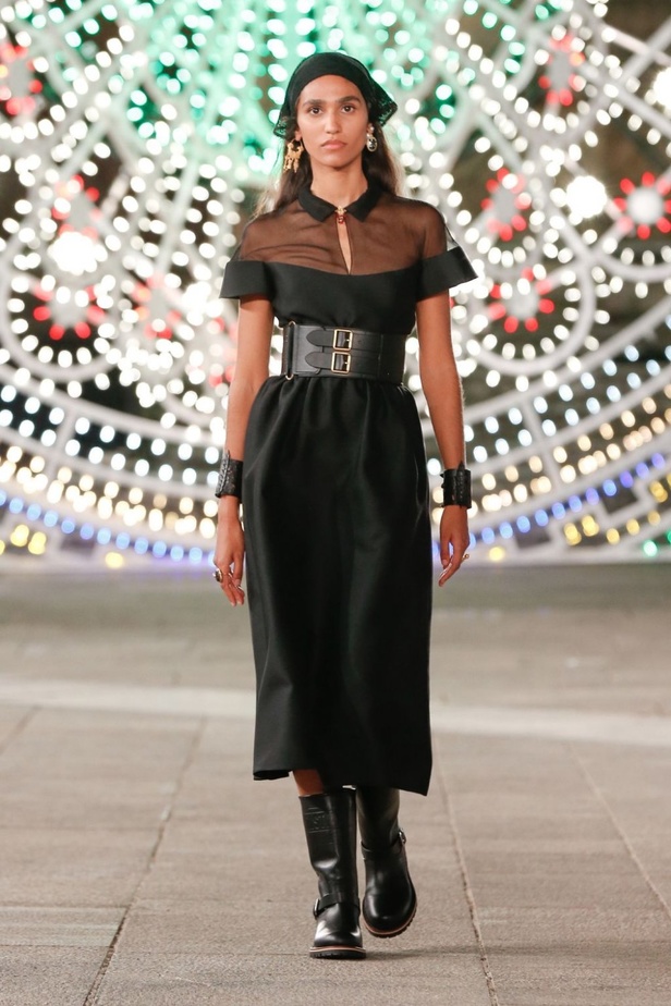 عرض ازياء مجموعة ديور Dior كروز ربيع 2021 يحيي الابداع والمهارات الحرفية