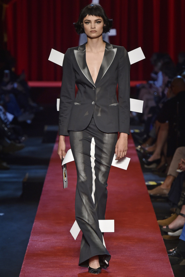 مجموعة Moschino لربيع وصيف ٢٠١٧!