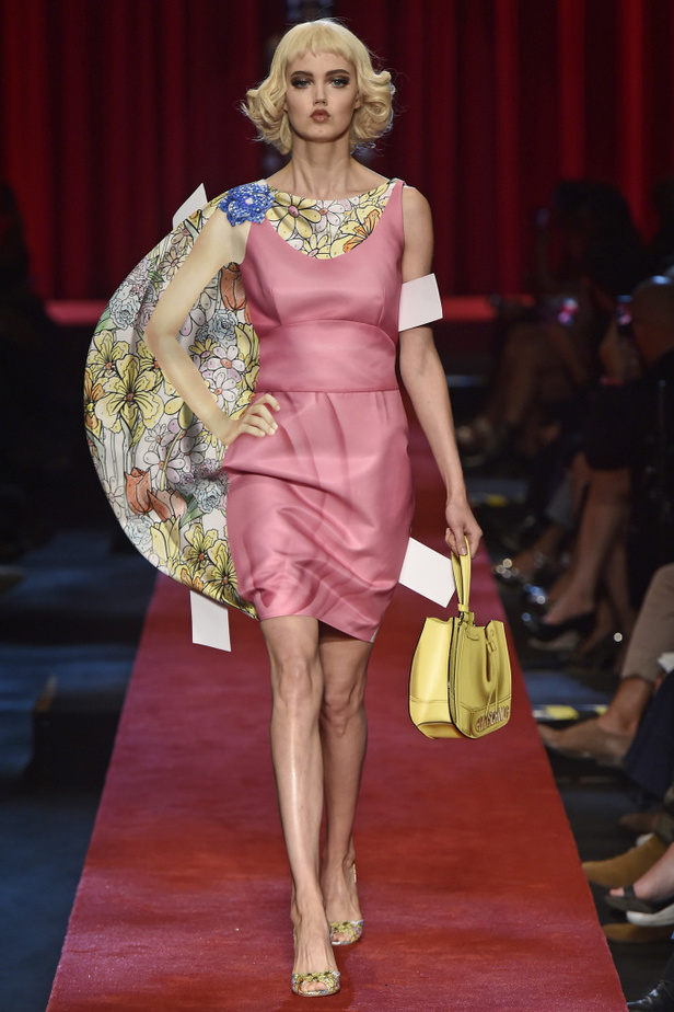 مجموعة Moschino لربيع وصيف ٢٠١٧!