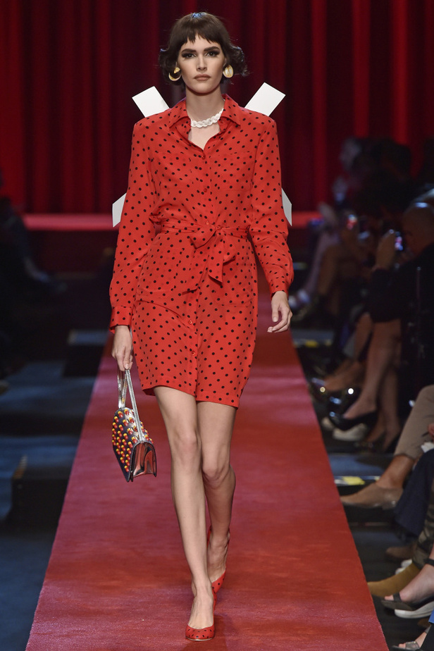 مجموعة Moschino لربيع وصيف ٢٠١٧!