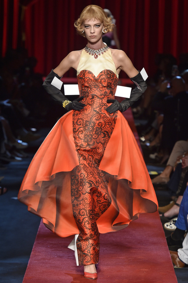 مجموعة Moschino لربيع وصيف ٢٠١٧!