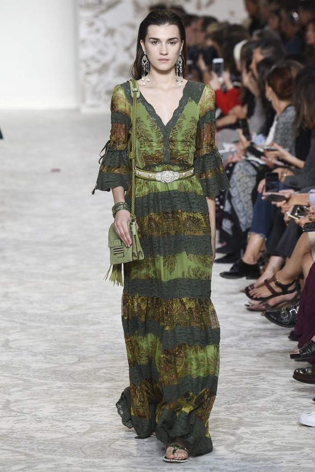 عرض أزياء “ايترو” Etro لربيع وصيف 2018 !