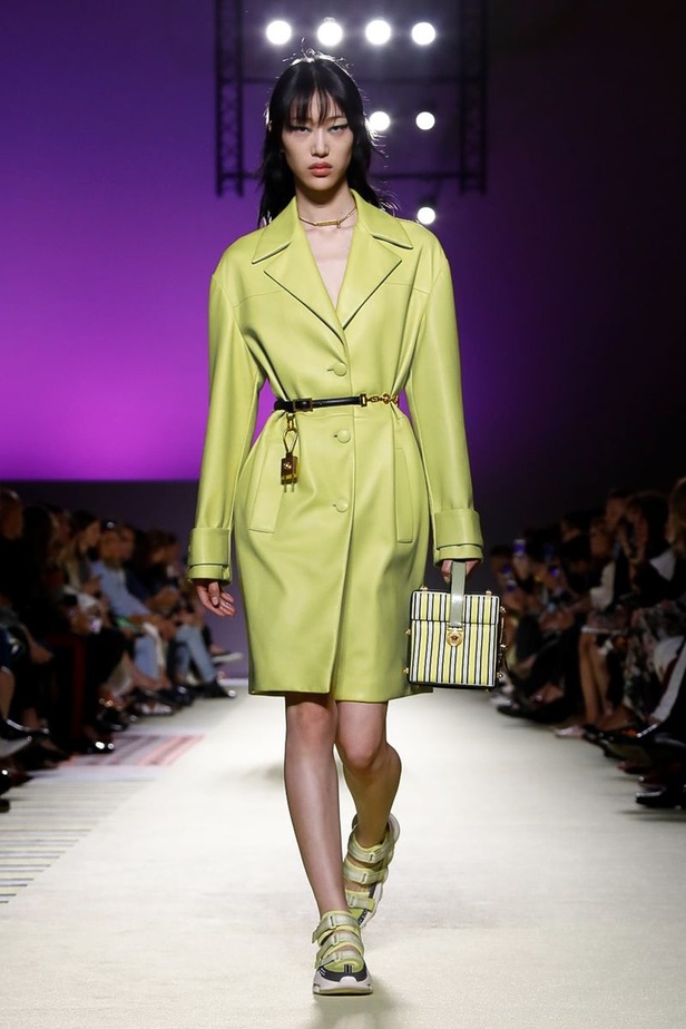 مجموعة فيرساتشي لموسم ربيع وصيف 2019