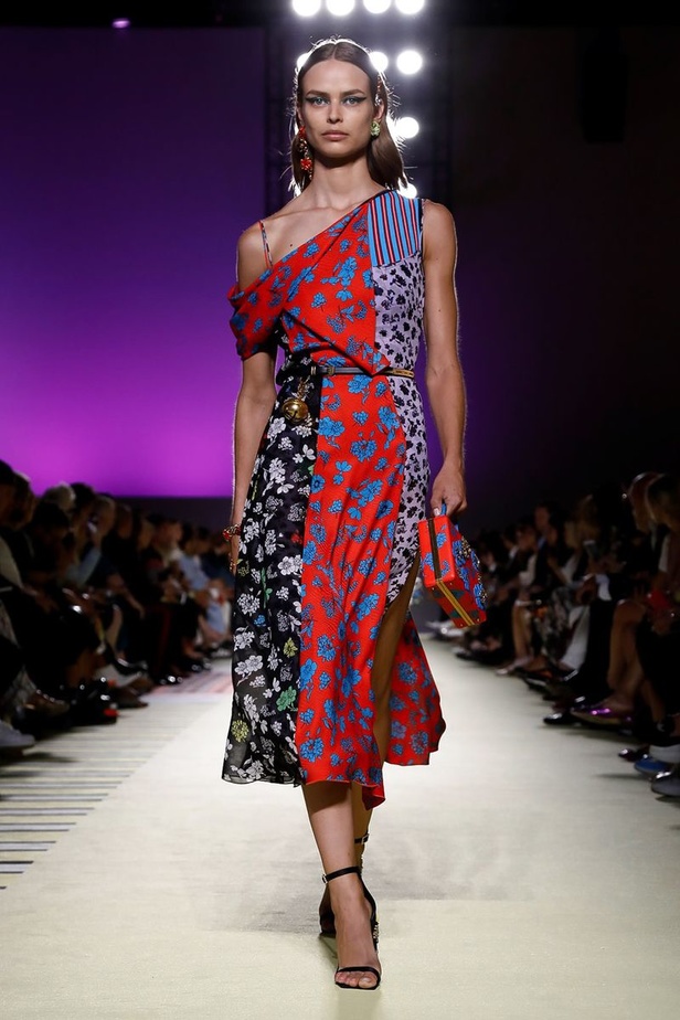 مجموعة فيرساتشي لموسم ربيع وصيف 2019