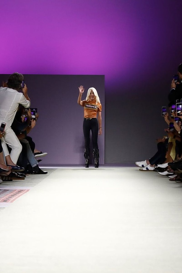 مجموعة فيرساتشي لموسم ربيع وصيف 2019