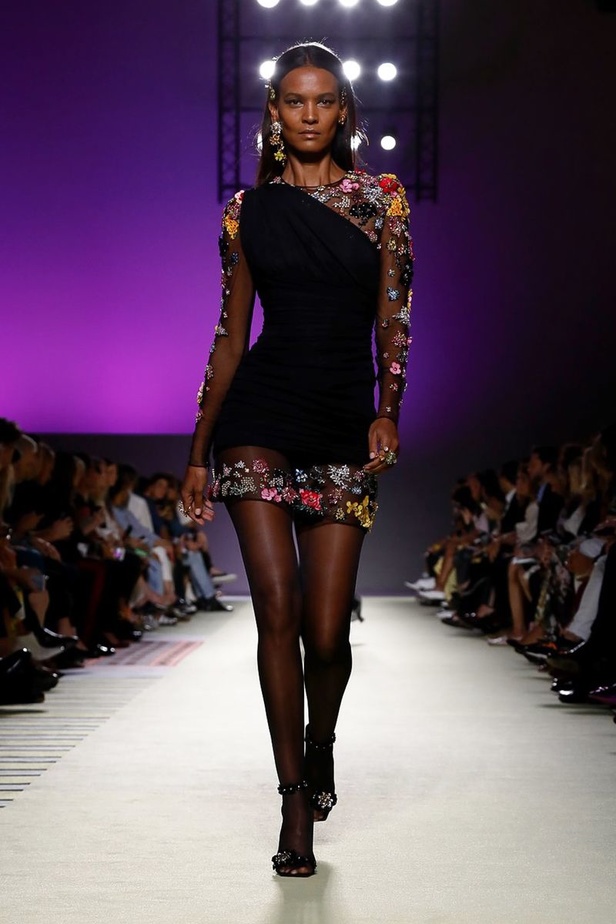 مجموعة فيرساتشي لموسم ربيع وصيف 2019