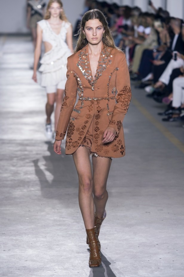 مجموعة Roberto Cavalli لربيع وصيف 2019