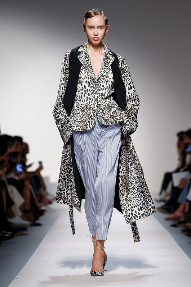 اسبوع الموضة في ميلان 2019 عرض أزياء ERMANNO SCERVINO لربيع وصيف 2020