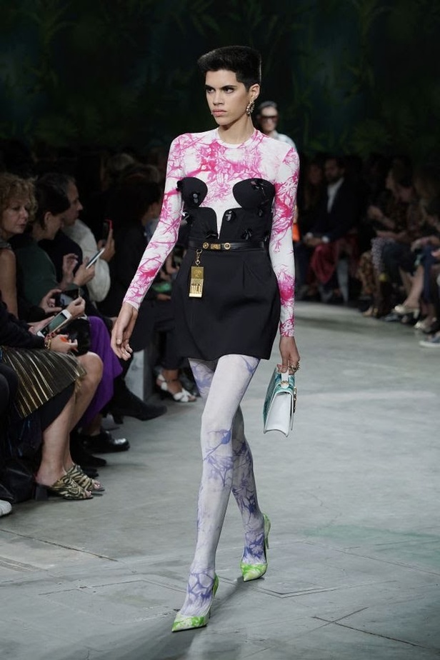 عرض ازياء Versace SS20
