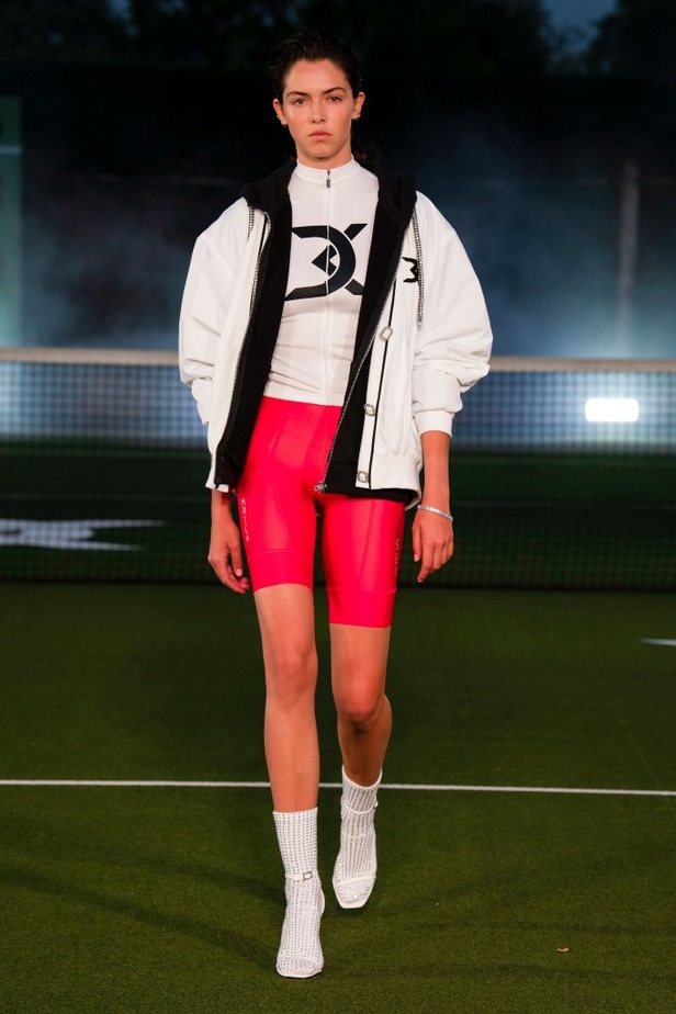 عرض ازياء David Koma في لندن لموسم ربيع وصيف 2021