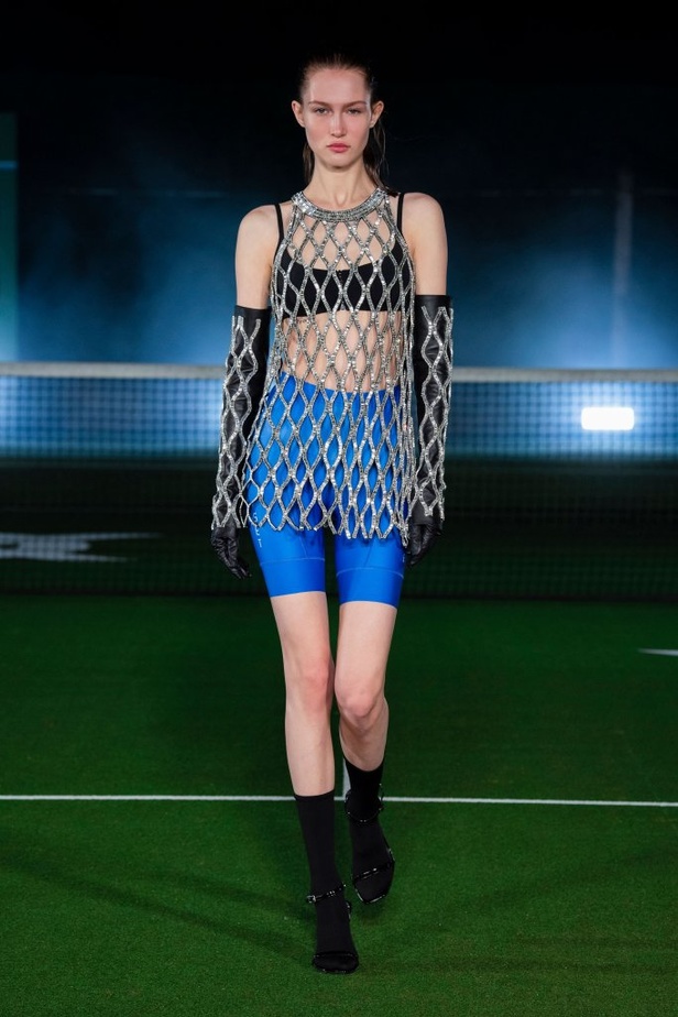 عرض ازياء David Koma في لندن لموسم ربيع وصيف 2021