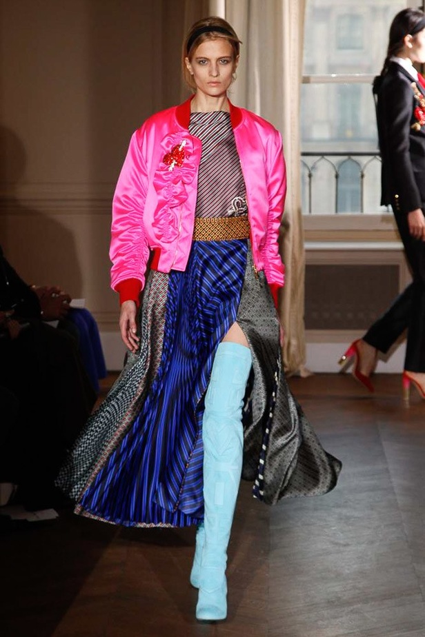 مجموعة الألبسة الراقية من شياباريلي لربيع 2017