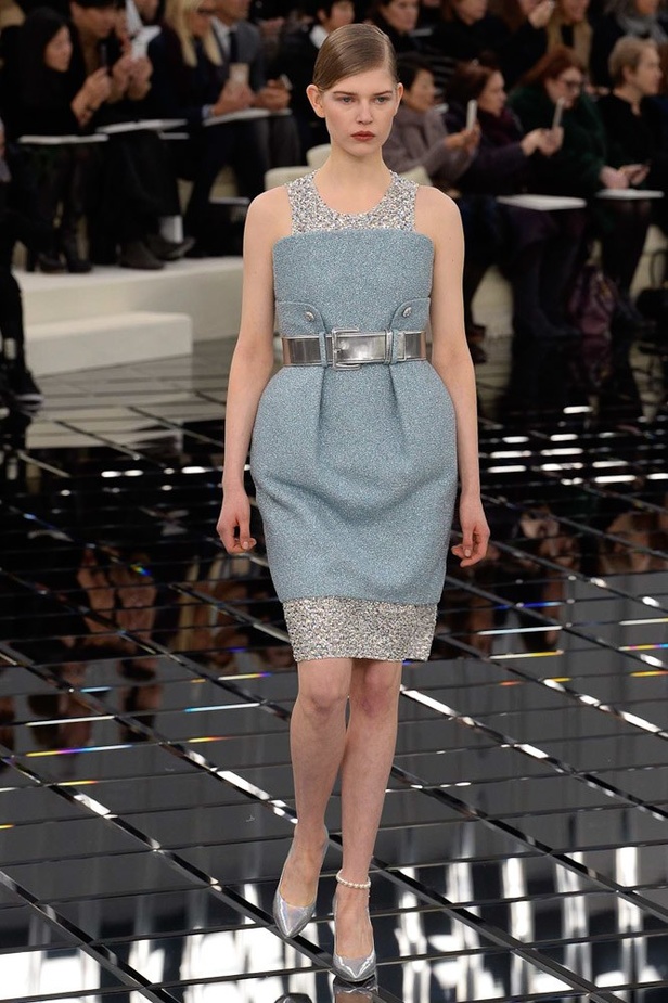 شاهدي مجموعة شانيل الراقية لصيف 2017