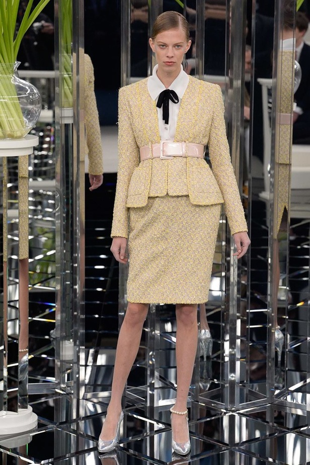 شاهدي مجموعة شانيل الراقية لصيف 2017