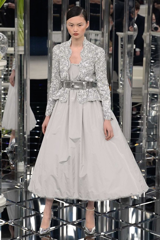 شاهدي مجموعة شانيل الراقية لصيف 2017