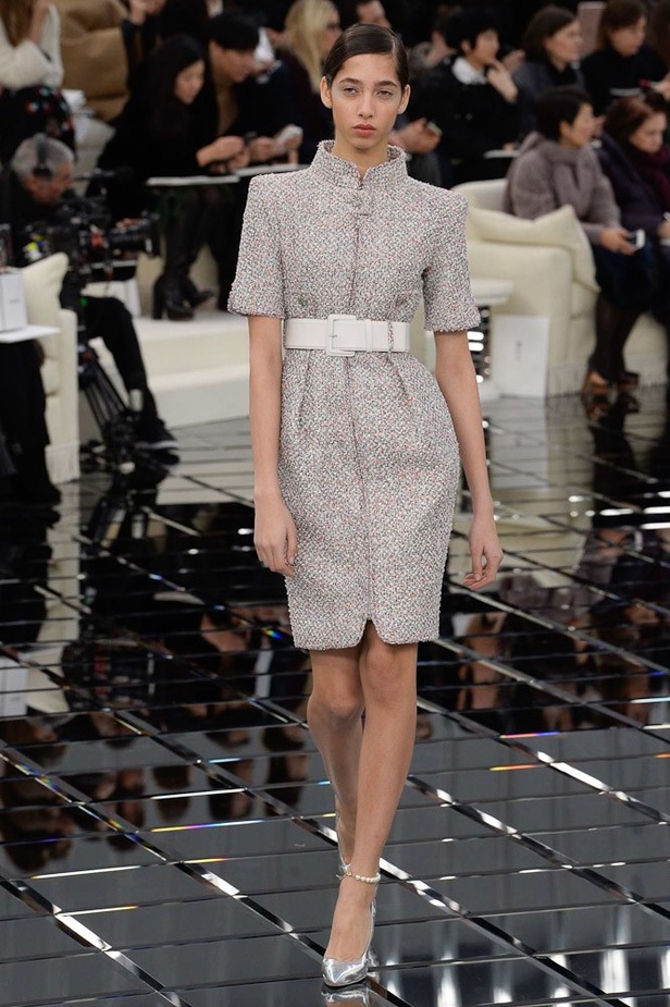 شاهدي مجموعة شانيل الراقية لصيف 2017