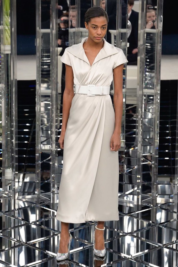 شاهدي مجموعة شانيل الراقية لصيف 2017