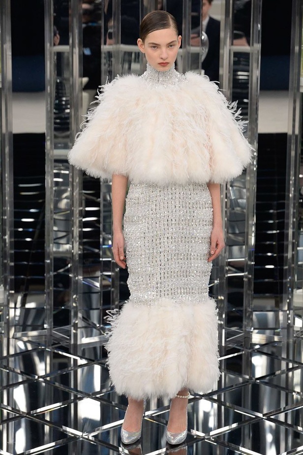 شاهدي مجموعة شانيل الراقية لصيف 2017