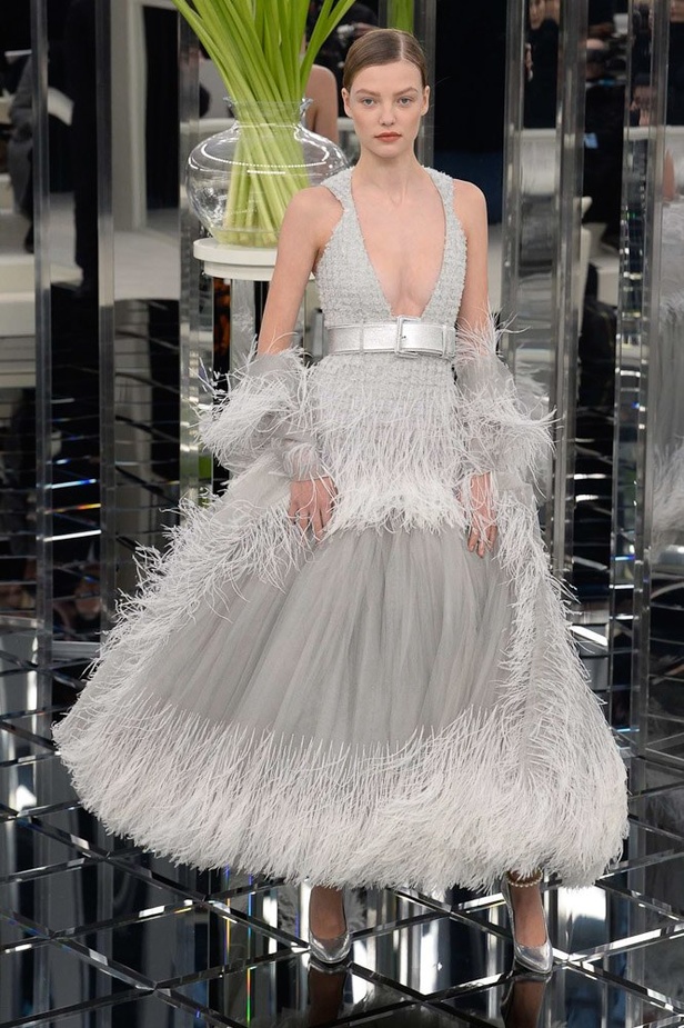 شاهدي مجموعة شانيل الراقية لصيف 2017