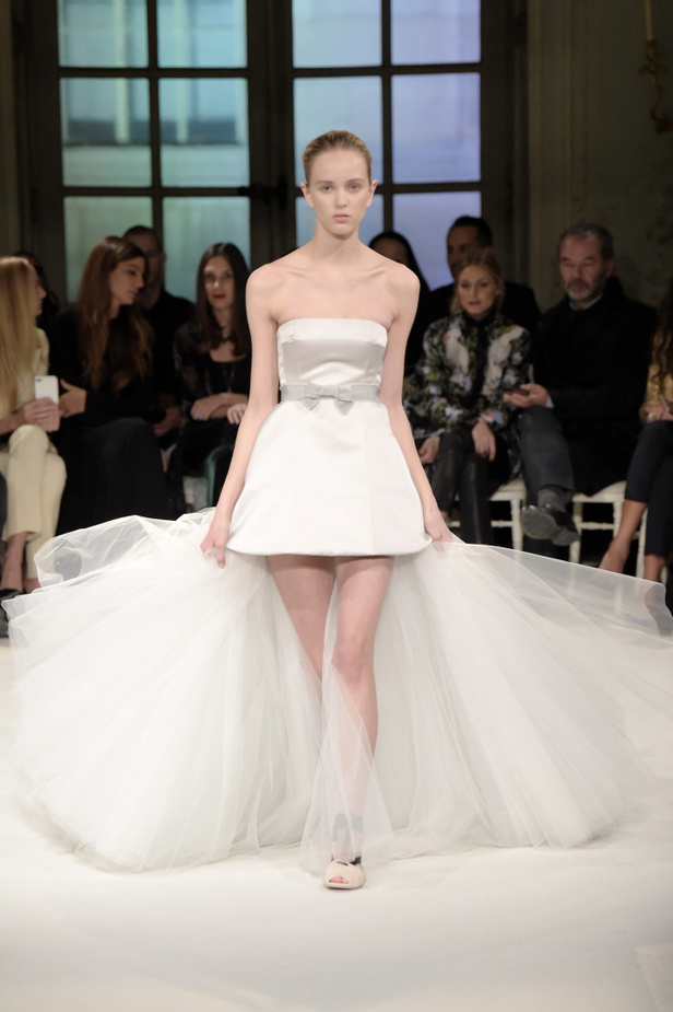 عرض ملكي لمجموعة جيامباتيستا فالي لربيع وصيف 2017