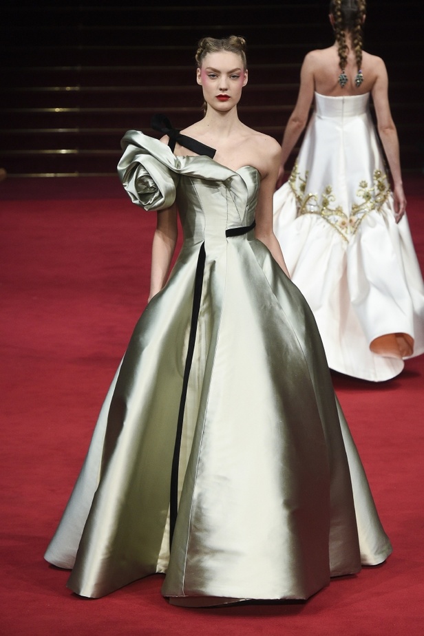 عرض أزياء Alexis Mabille لربيع 2018